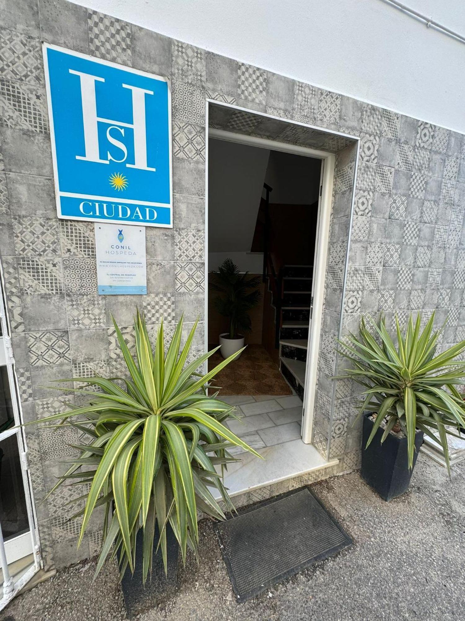 Hostal Avenida Conil De La Frontera Exterior foto